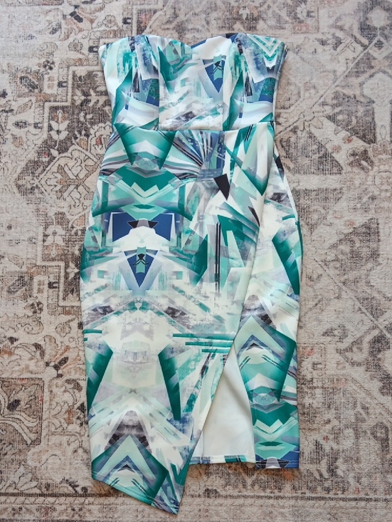 Dresses & Skirts - Geometric Minidress
